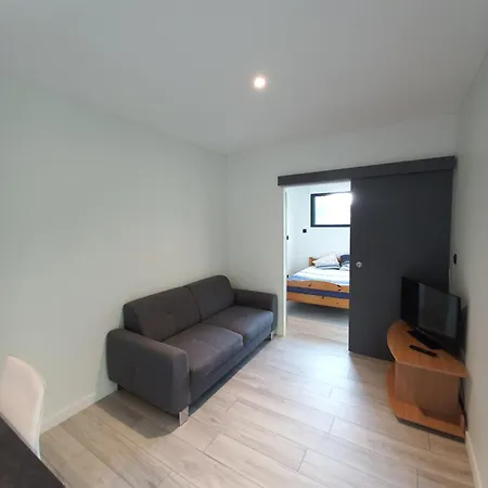 Апартаменты Tiny House Dans L'ouest Lyonnais Sain-Bel